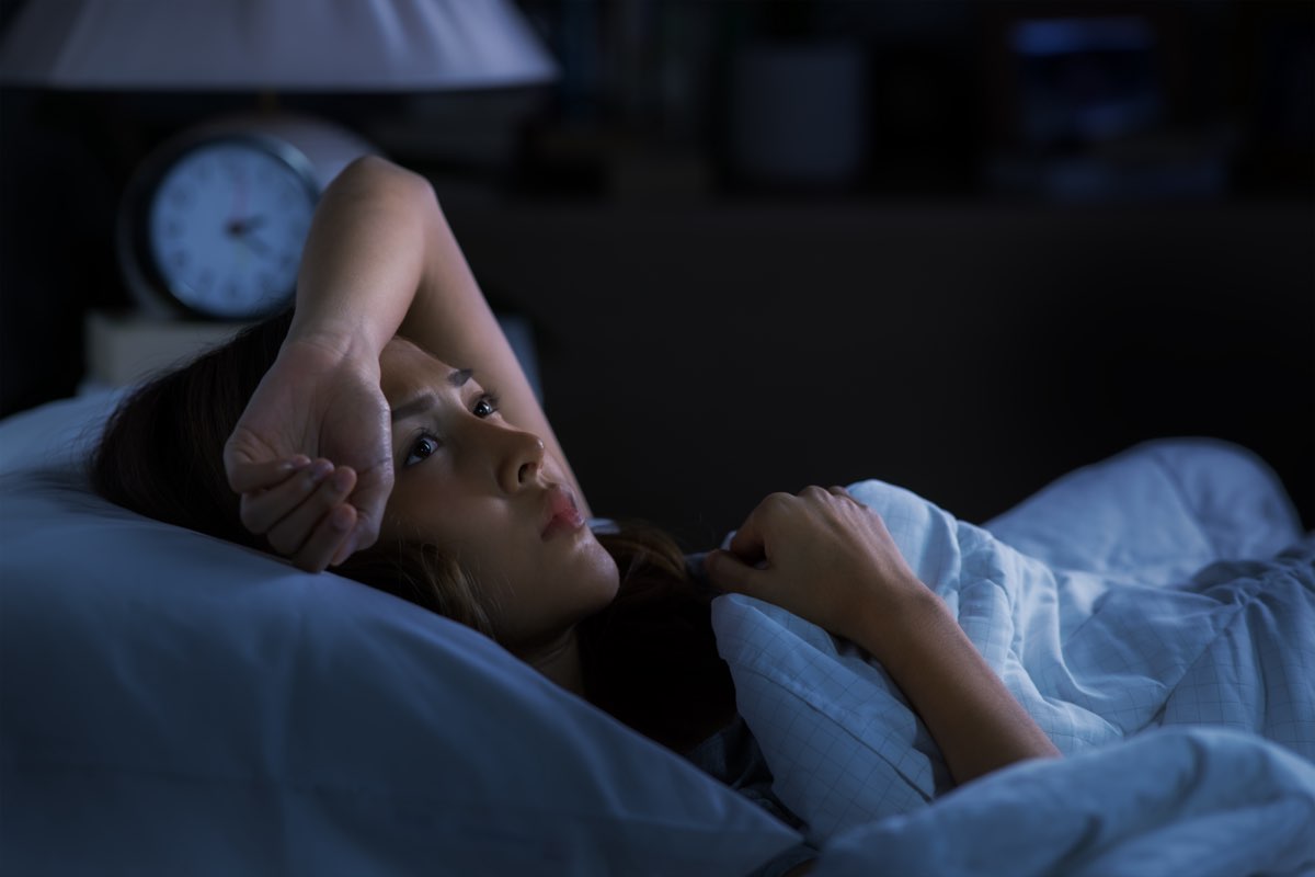 眠れない女性のイメージ